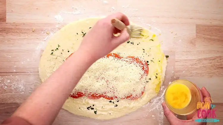 Do stromboli have sauce in them