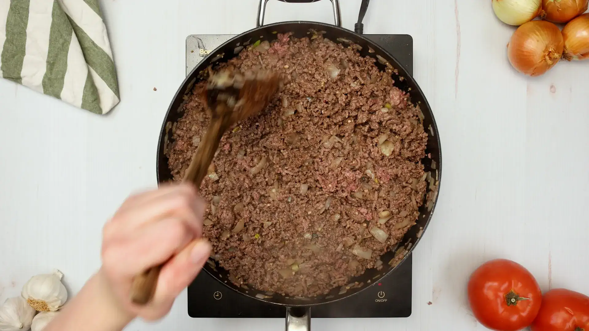 How do you make chili from scratch