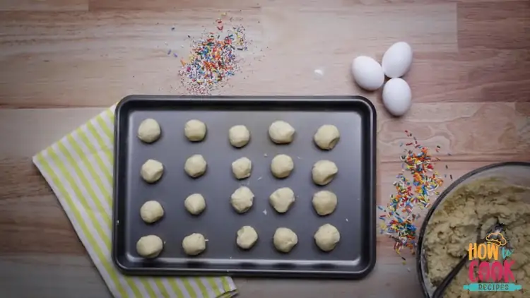 How to decorate sugar cookies