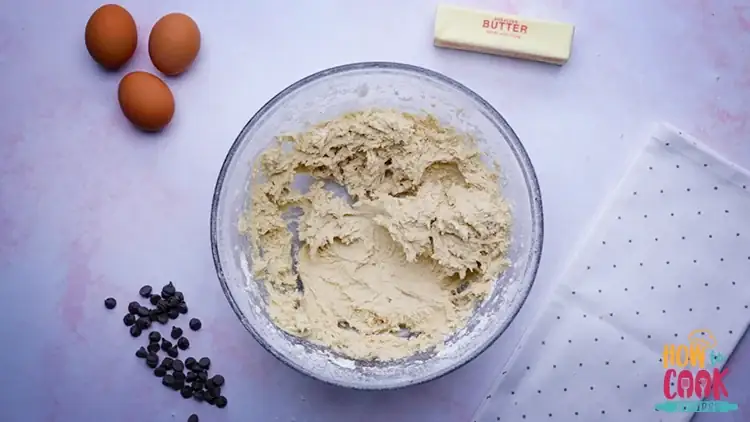 How to make soft and chewy chocolate chip cookies