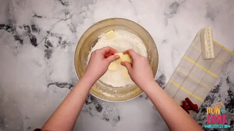 Is peach cobbler supposed to be gooey