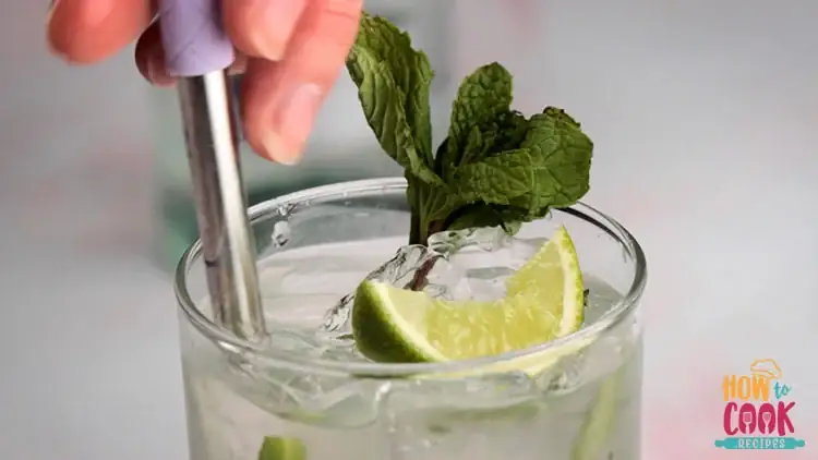 What does a mojito taste like