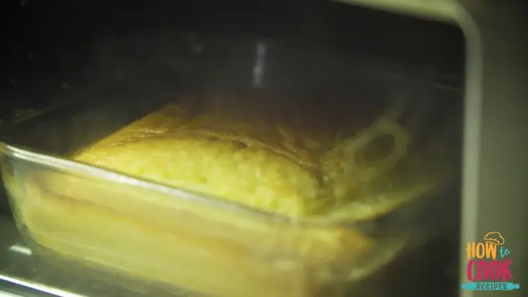 What does baking soda do in cornbread