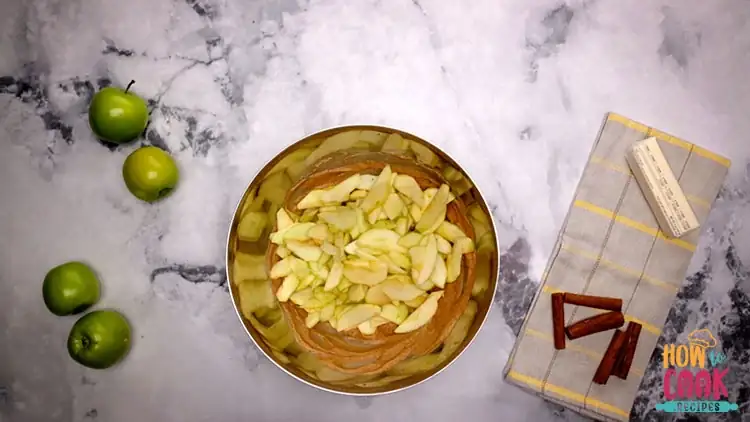 What is the difference between apple crisp and apple brown betty